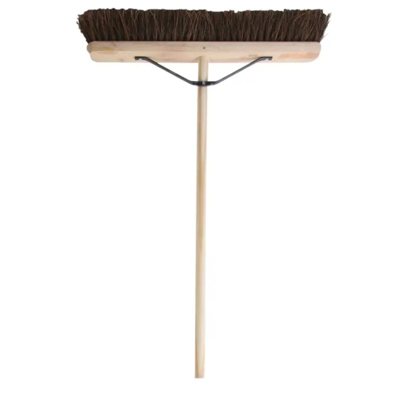 CHARLES BENTLEY STIFF BASSINE BROOM 18 WITH WOODEN HANDLE