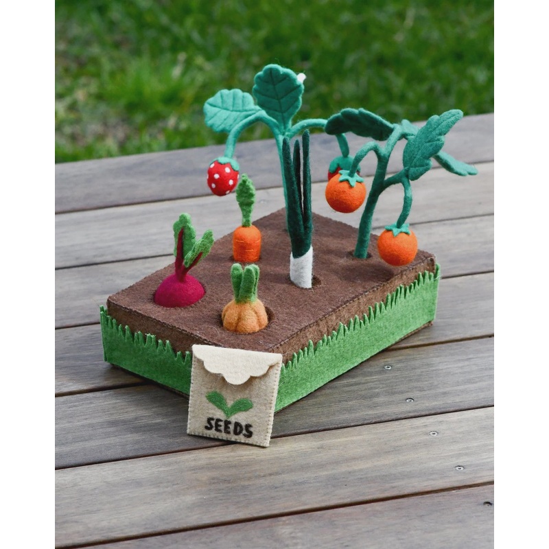 Felt Garden Planter Box with Plants and Vegtables