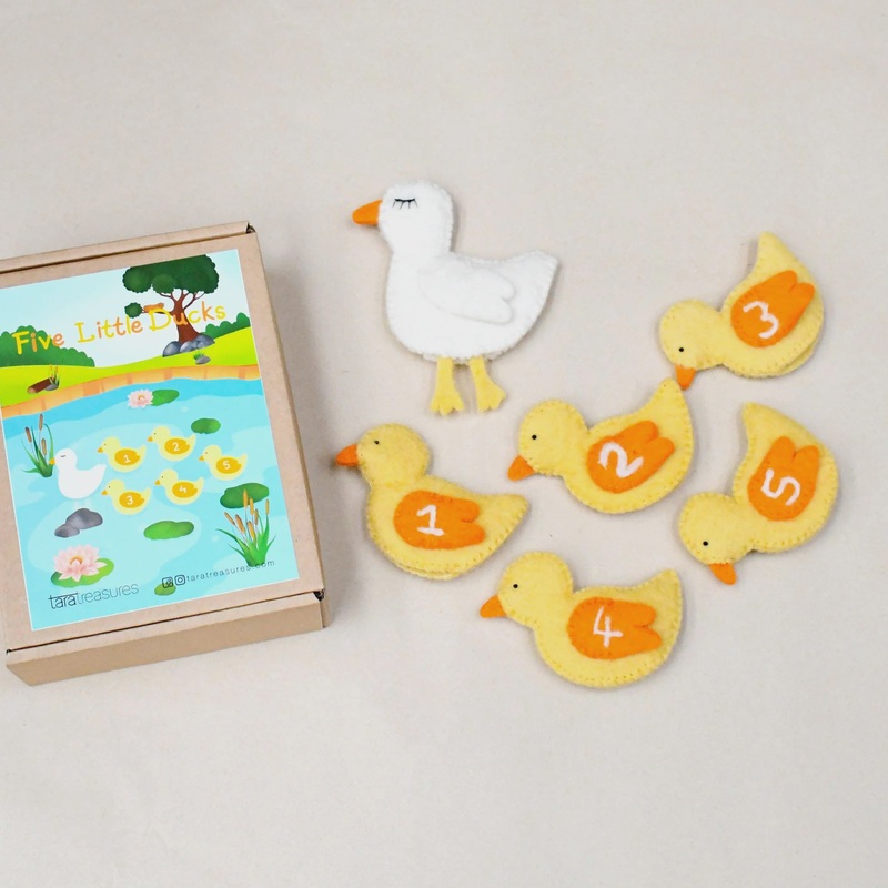 Five Little Ducklings Finger Puppet Set