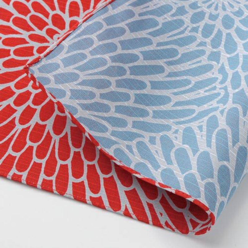 Isamonyou –  Double-Sided Dyeing Kiku (Chrysanthemum) Red/Light Blue – Furoshiki (Japanese Wrapping Cloth) 48 x 48 cm