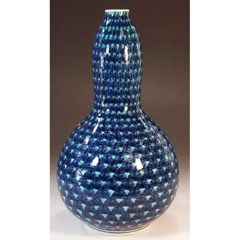 Fujii Kinsai Arita Japan – Somenishiki  Seigaiha Monyou Vase 23.20 cm – Free Shipping