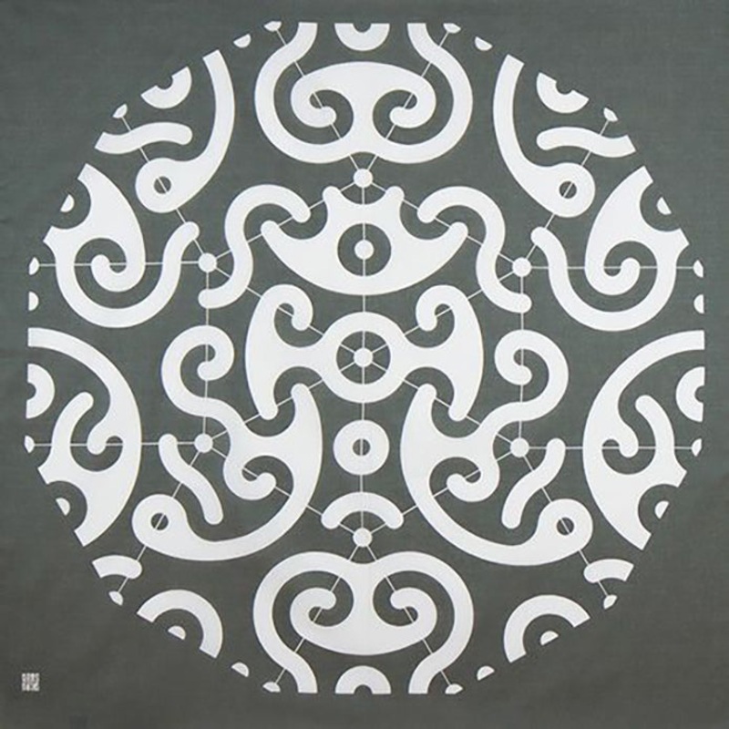 Tokolo Musubi – PPP Karakusa Kon (Grey) – Furoshiki  104 x 104 cm
