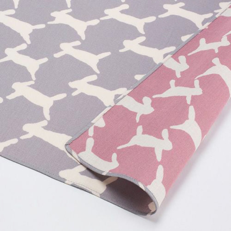 Cho Musubi – run run run  gray/pink – Double Sided Dyeing  GA  run run run / – Furoshiki 50 x 50 cm