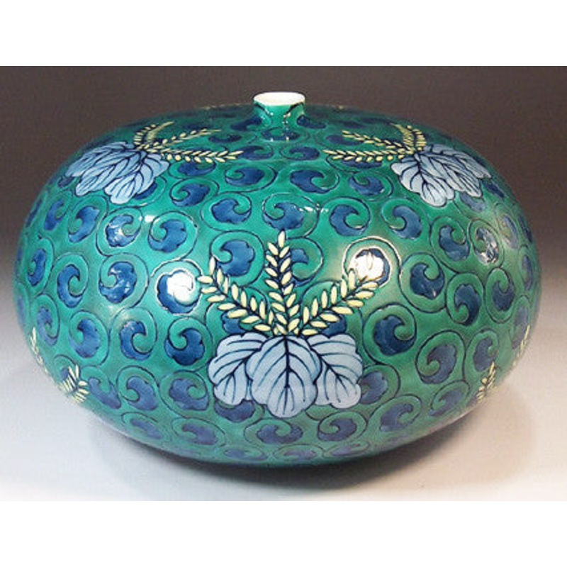 Fujii Kinsai Arita Japan – Somenishiki Karakusa Kiri Vase 14.60 cm – Free Shipping