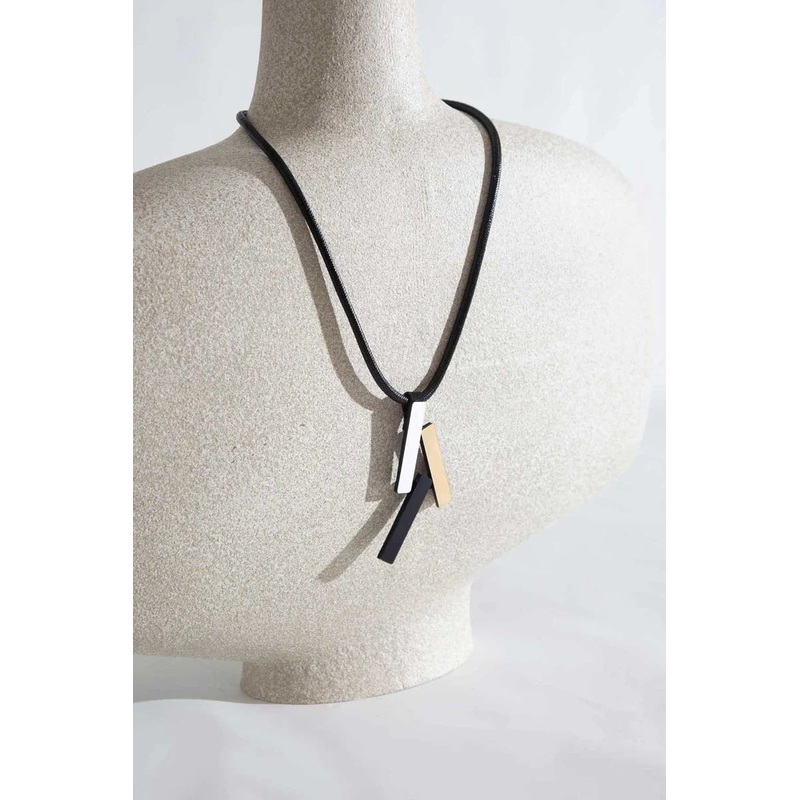 Ray Pendant Necklace