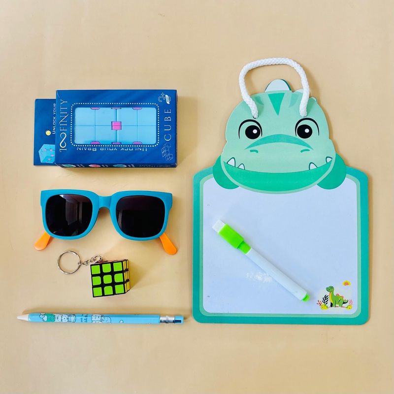 Dino Puzzle & Play Hamper