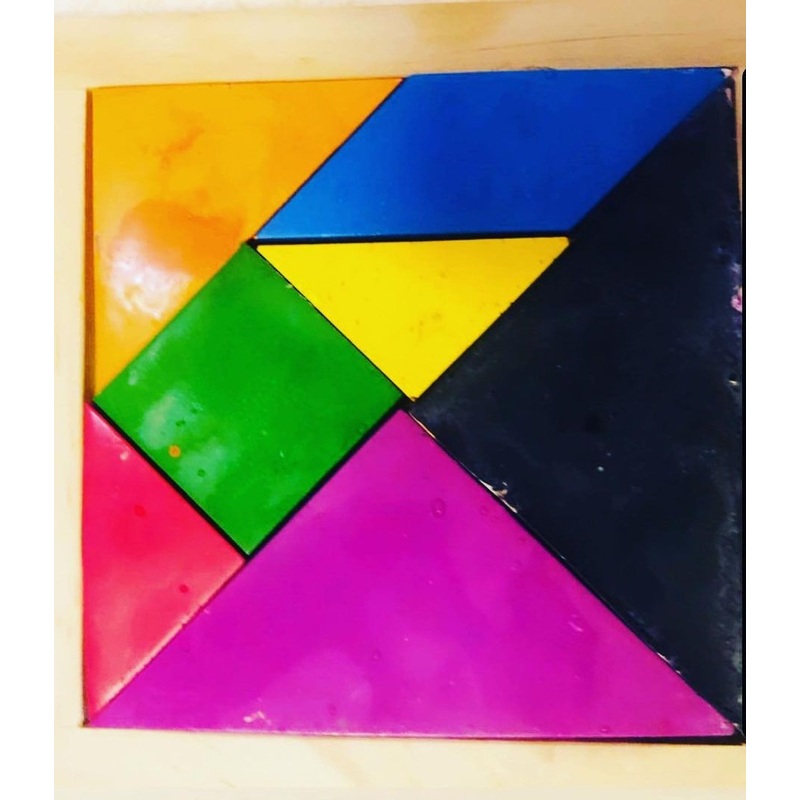 Tangram Design Crayons Set of 7