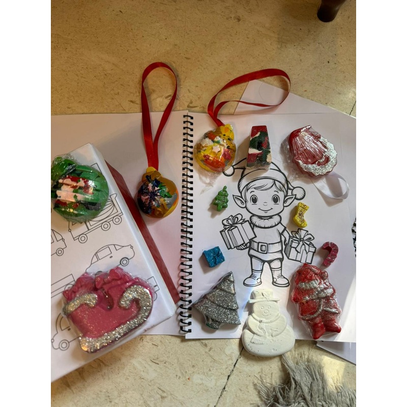 Theme based Doodle Book + 12 Mixed Crayons