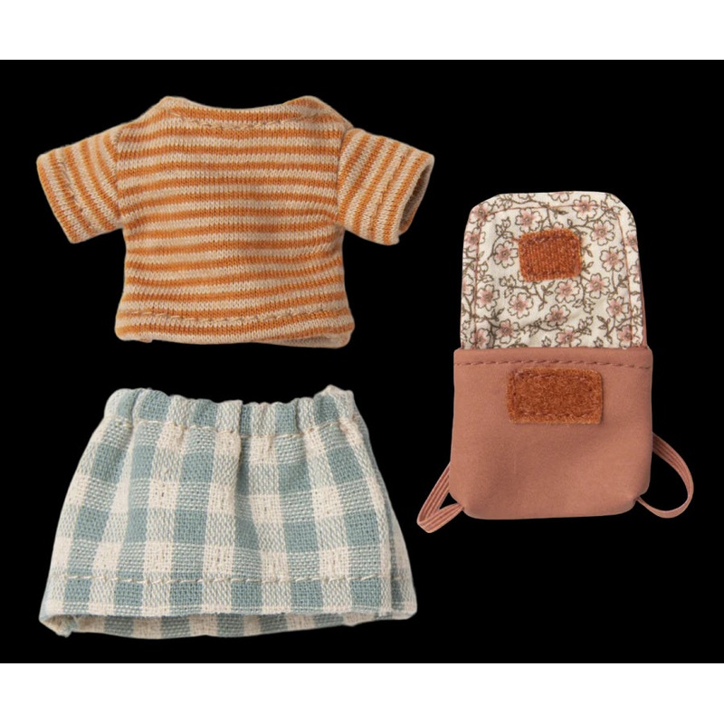 Clothes & Bag, Big Sister