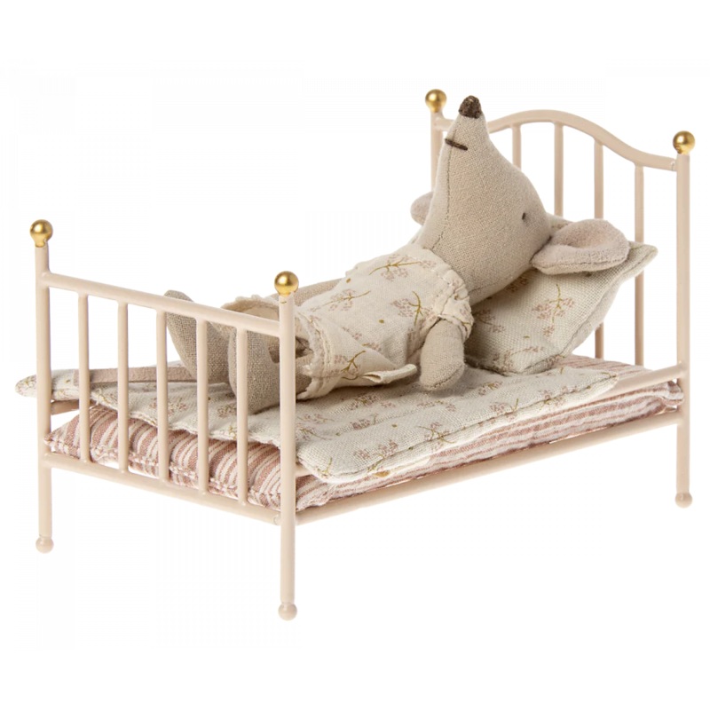 Vintage bed, Mouse – Rose